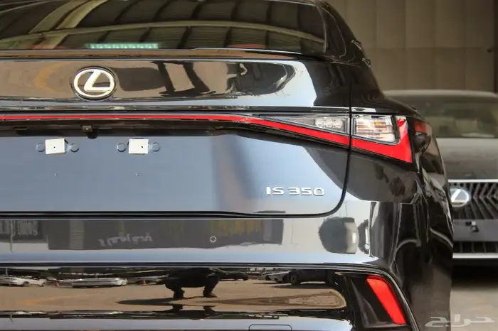 لكزس IS350 اف سبورت 2025 4