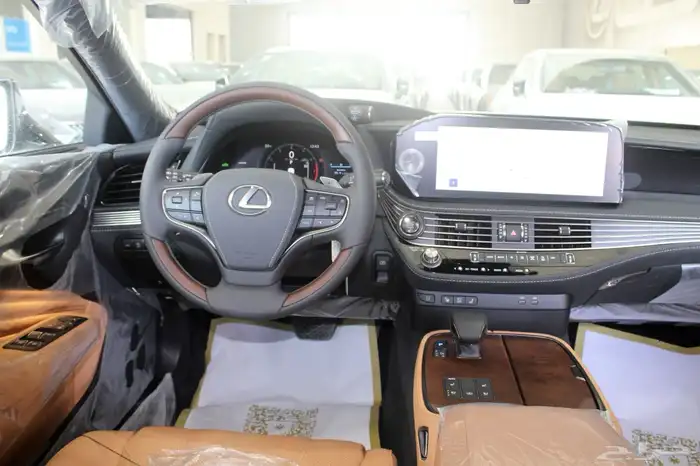 لكزس - LS500 برستيج - 2025 - خليجي 10