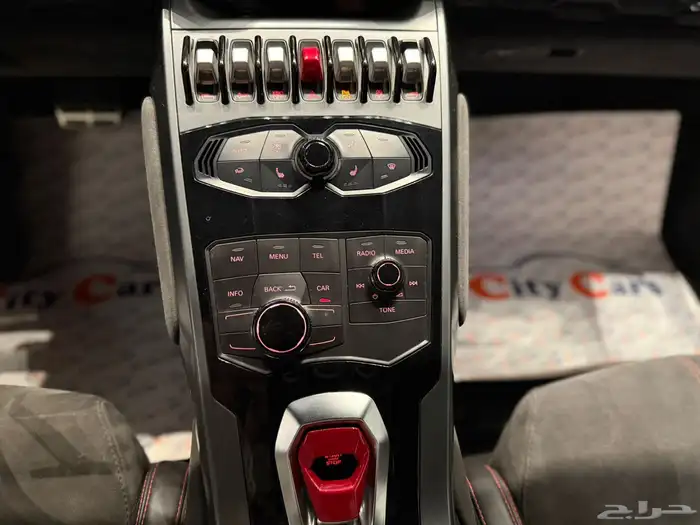 الموديل  2015 العداد  69الف النوع لامبورجيني هوركان 4