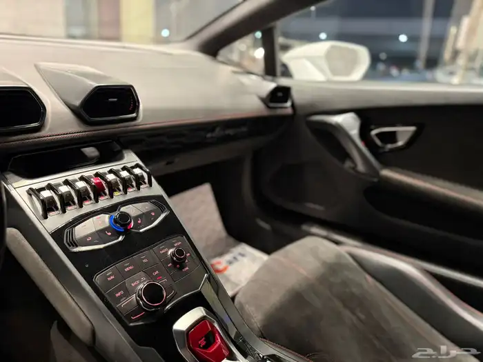 الموديل  2015 العداد  69الف النوع لامبورجيني هوركان 6