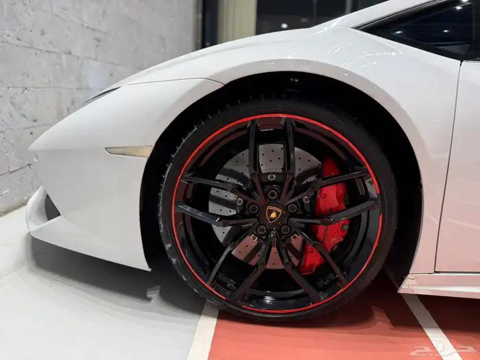 الموديل  2015 العداد  69الف النوع لامبورجيني هوركان 14