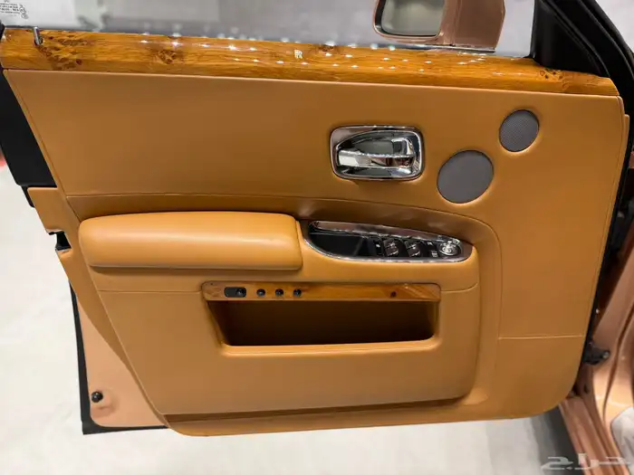 الموديل 2016 العداد 31113 النوع روز رايز قوست 5