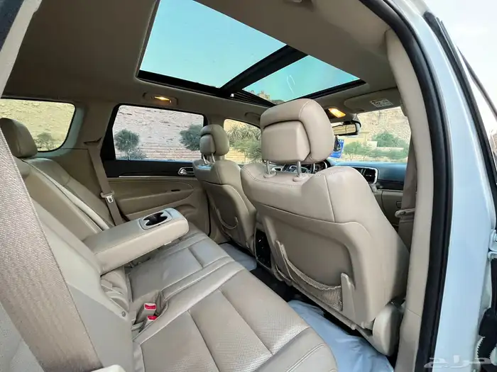 جيب جراند شروكي 2014 21