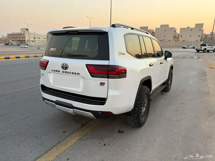 لاندكروزر GR 2022 2