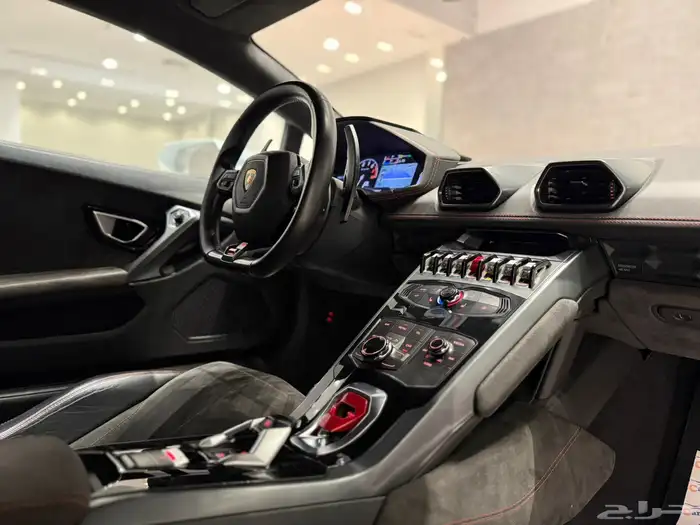 الموديل  2015 العداد  69الف النوع لامبورجيني هوركان 7