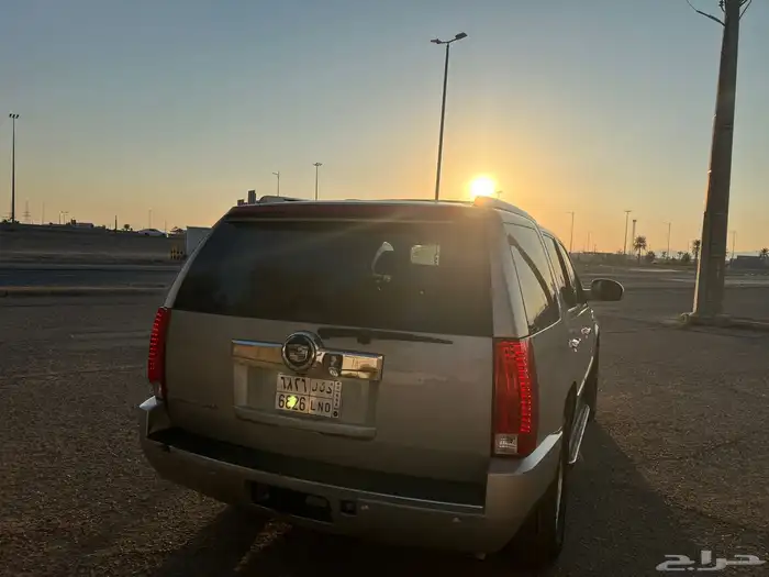 اسكاليد 2007 ممشى 260 الف 2