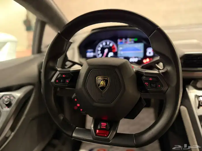 الموديل  2015 العداد  69الف النوع لامبورجيني هوركان 11