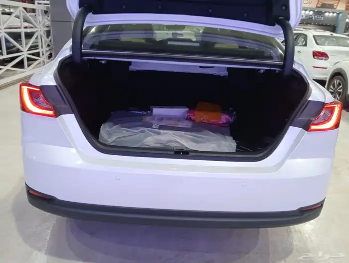 تويوتا كامري LE بنزين 2025 34