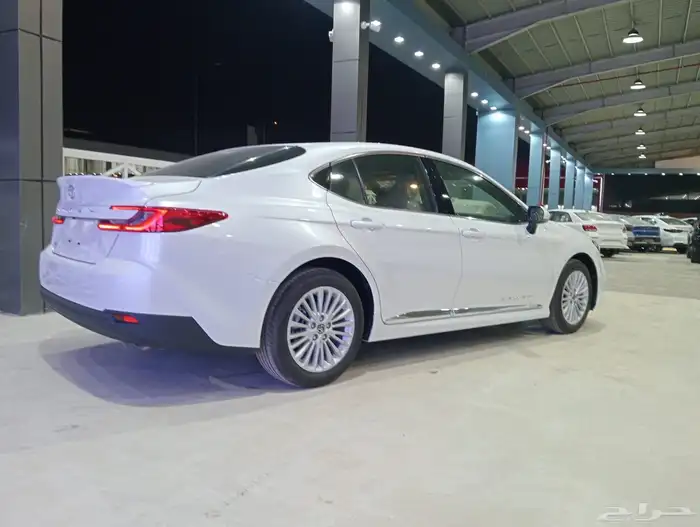 تويوتا كامري LE بنزين 2025 21