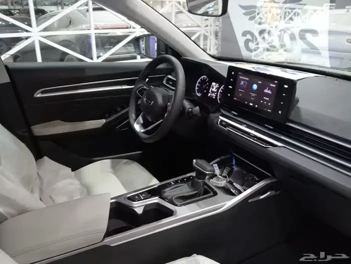 جيلي ام جراند نص فل 2026 GS. كاش دفعتين اقساط 20