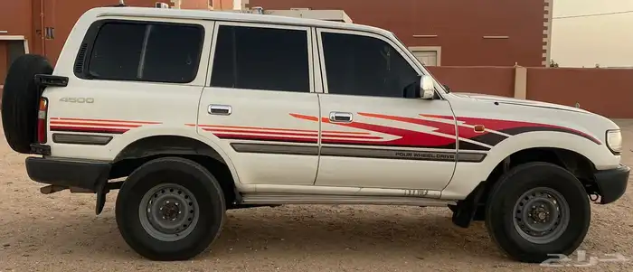 لاندكروزر صالون 9