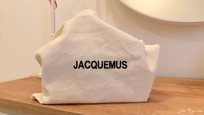 شنطه كشخه جاكيوماس Jacqumus 1