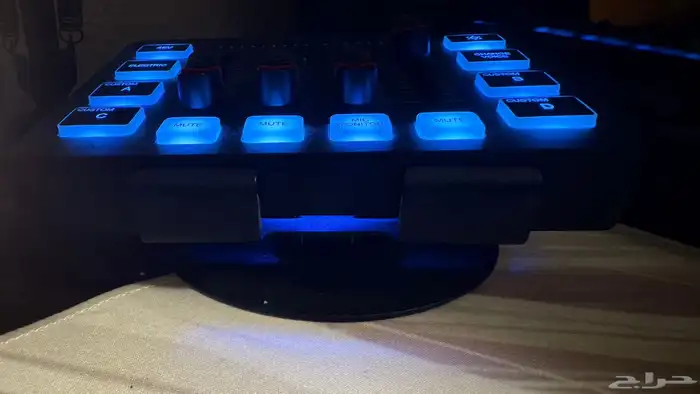 مايك فيفاين و مكسر فيفاين سماعه هايبر اكس 5