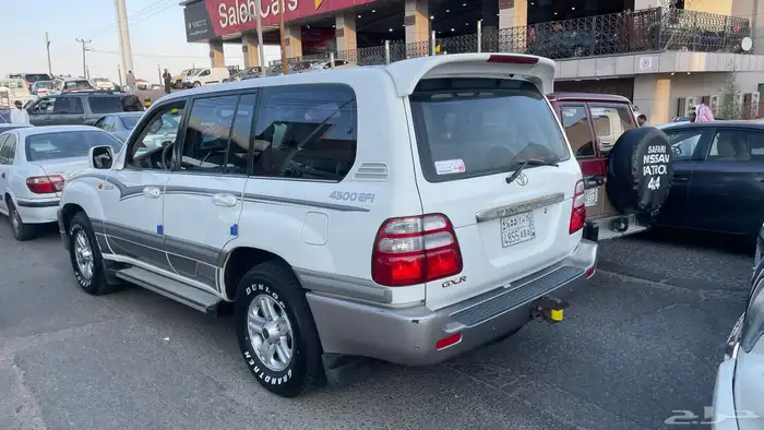 صالون 2005 شبه مخزن 0