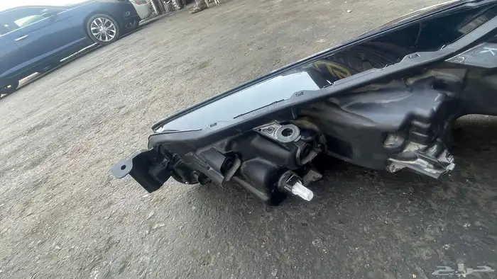 للبيع شمعه كامري 2025 فل كامل عدستين 4