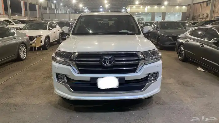 لاندكروزر 2020 فل كامل تورنق 0