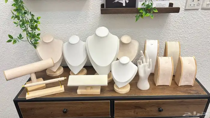 صندوق صغير والاستاند العقود كلو ب 160 ريال 2