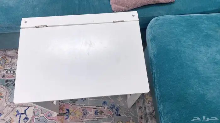 مكتب صغير وسبوره 1