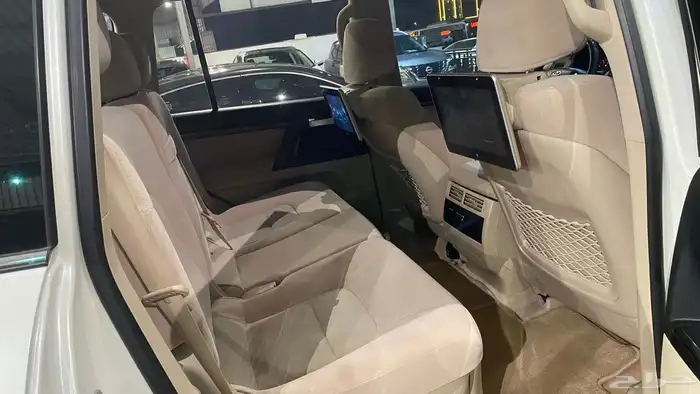 لاندكروزر 2020 فل كامل تورنق 10