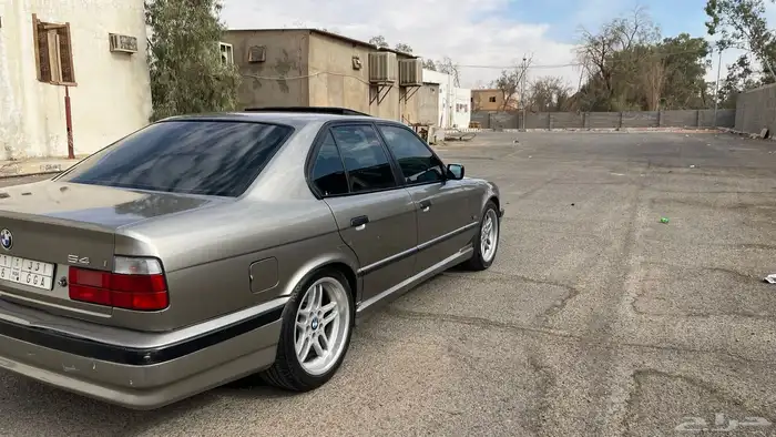 BMW e34 540i 11