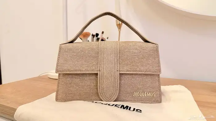 شنطه كشخه جاكيوماس Jacqumus 0