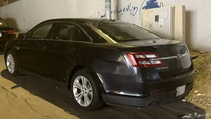 للبيع فورد تورس 2014 لون اسود 18