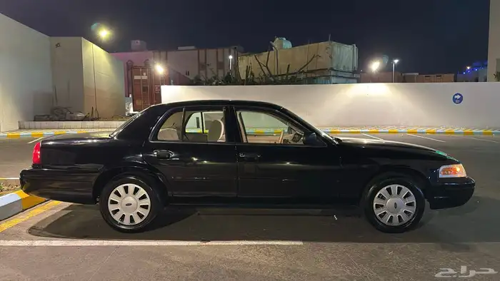 فورد فكتوريا بوليسي 2011 4