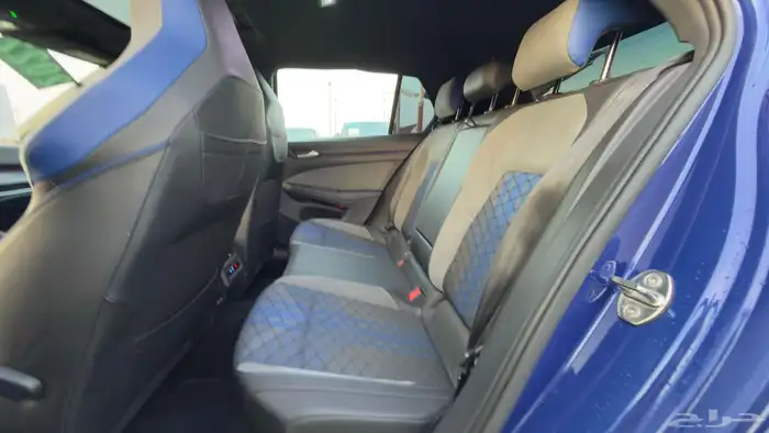 فوكس واجن جولف آر 2023 خليجي بحالة ممتازة 6