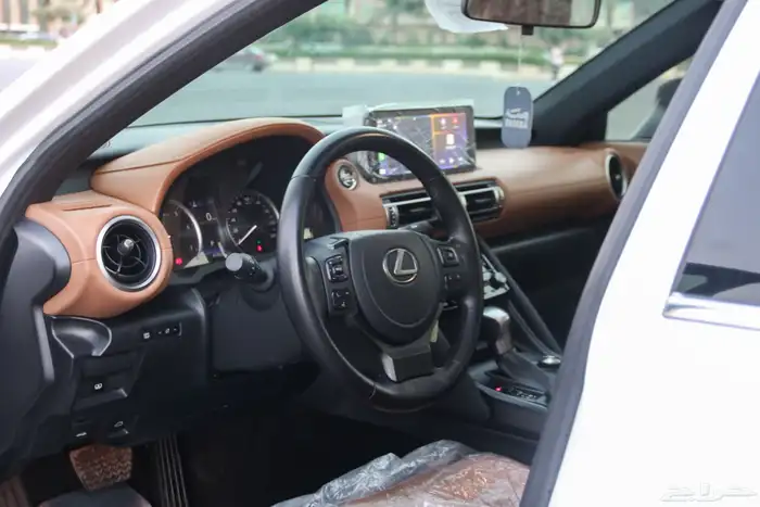 لكزس IS300 2022 5