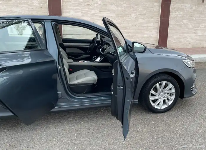 جيلي_بينراي_2022_نص فل 42