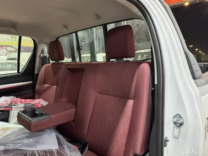 تويوتا   هايلوكس دبل بنزين توماتيك 2025 جديد 131.100 شامل 23