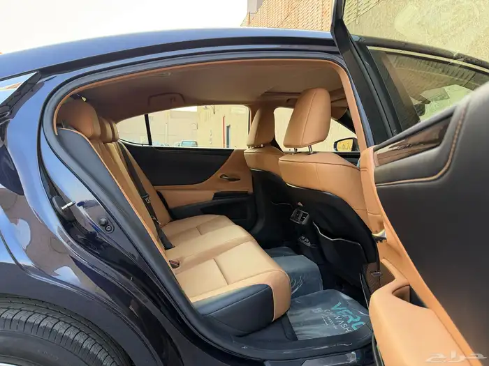 لكزس ES250 موديل 2023 35