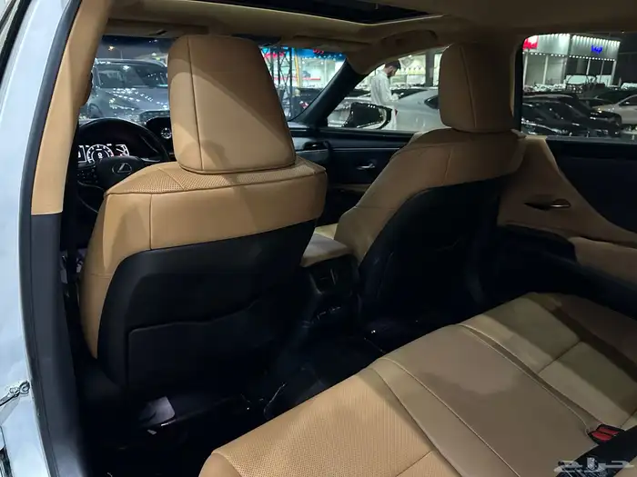 لكزس ES250 موديل 2024 نظيف 17