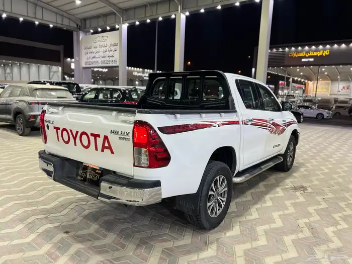 تويوتا هايلوكس 2016 بنزين قير عادي ماشي 291 الف 3