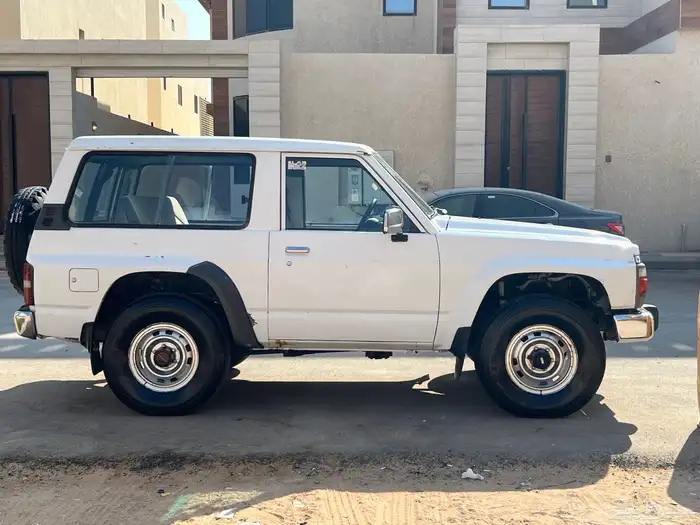 باترول نيسان 90 بدي بلاده وتم ذكر الملاحضات في الصور 0