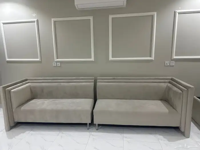 كنب شبه جديد مع طاوله 2