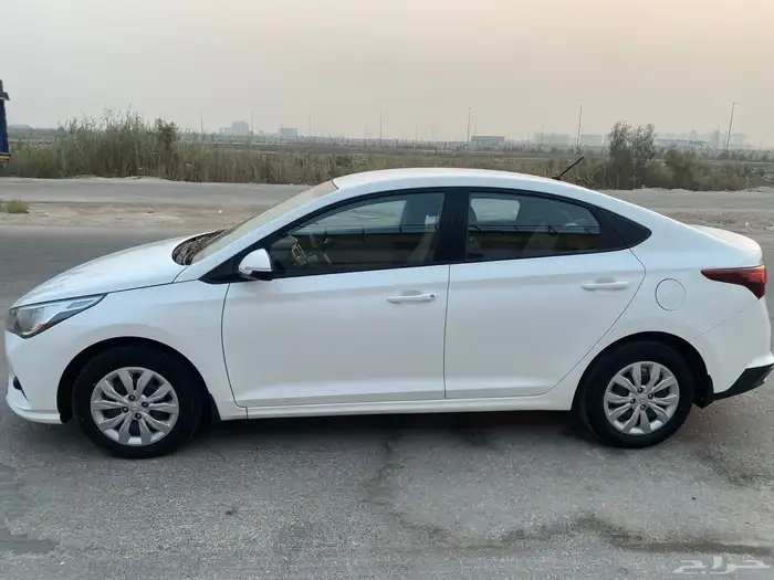 للبيع اكسنت 2023 2