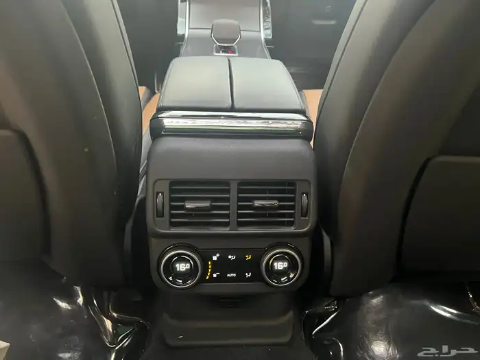 لاندروفر 2025 فيلار p250 مالك اول ممشى 21 الف بحالة الجديد 48