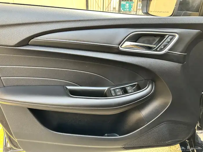 أم جي 5 فل كامل 2023بحالة ممتازة 17