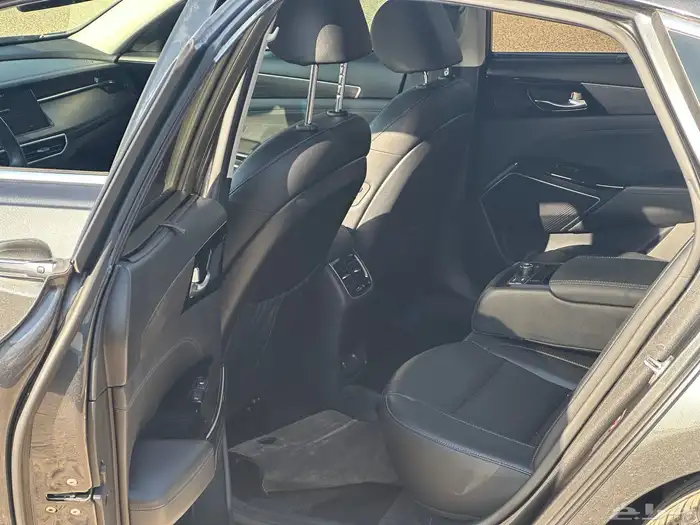 كيا كادنزا 2021 بنزين 6 سلندر بصمه فل عدا الفتحه 8