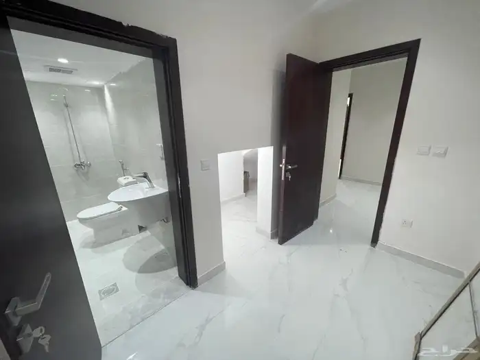 فيلا للإيجار المشرقية حي الجنادرية 10