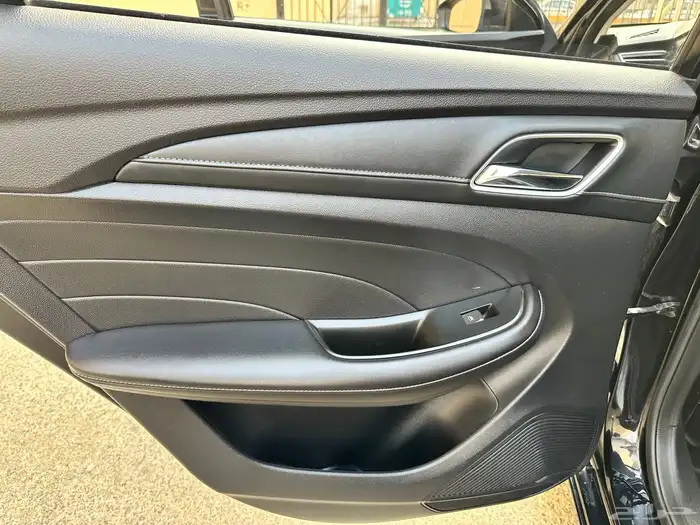 أم جي 5 فل كامل 2023بحالة ممتازة 21