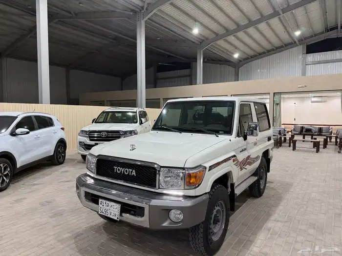 تويوتا ربع 2023 مخزن عداد 49 الف فقط وكالة 2