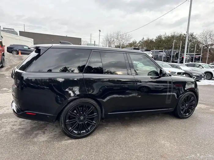 للبيع رانج روفر فوج 2023 - V8 بسعر خرافي وارد كندا 2