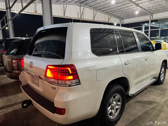 للبيع تويوتا لاندكروزر 2021 جكسار 8 سلندر 2