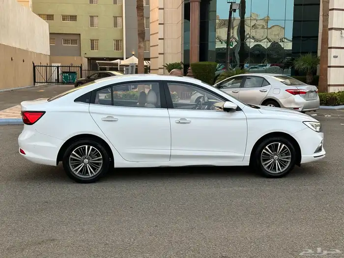 أم جي 5 فل كامل بودي وكالة 2023 22