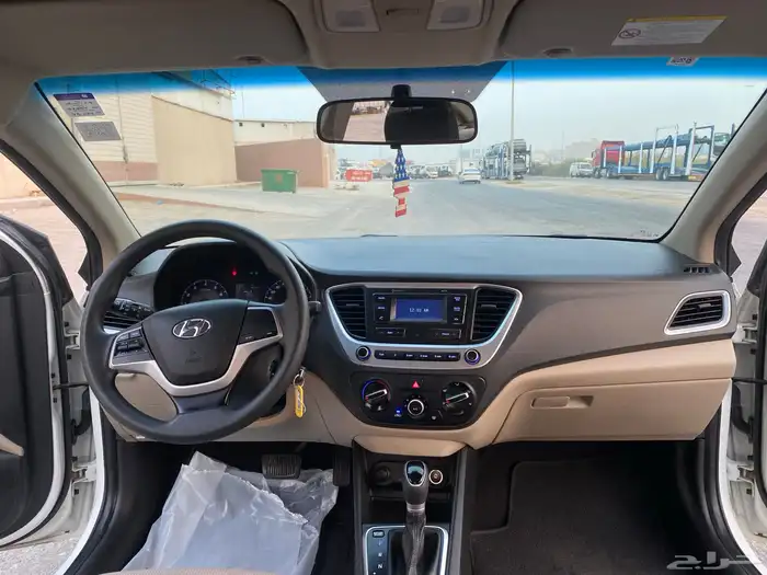 للبيع اكسنت 2023 12