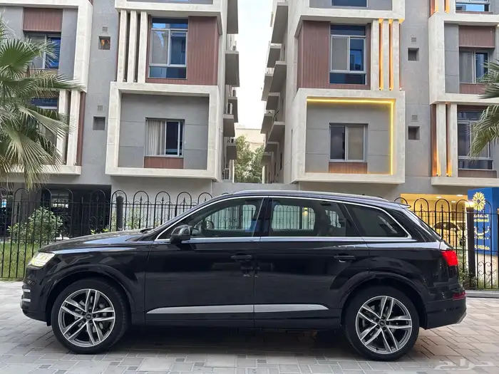 Audi Q7 2019 شبه جديد 8