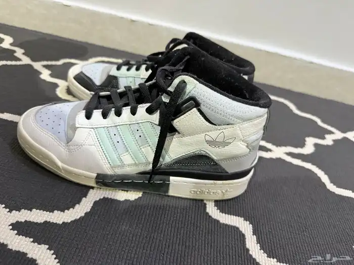 للبيع شوز اديداس مقاس 42 1