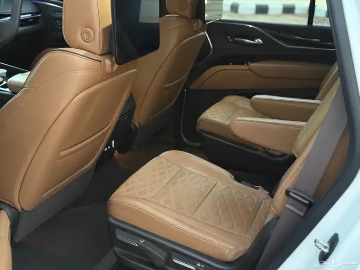 اسكاليد 2021 بلاك اديشن قصير 21